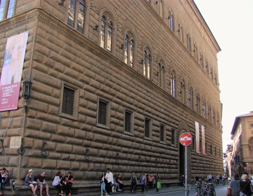 Palazzo Strozzi rustication museum florence travel scale